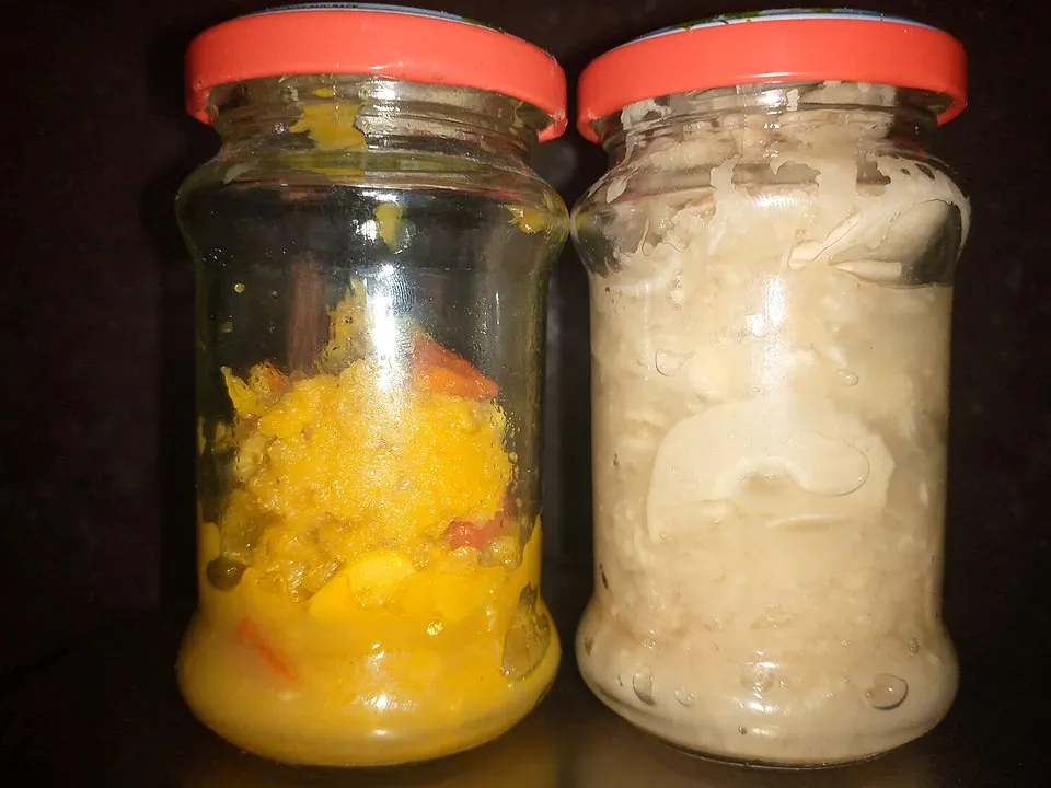 Bamboo shoot pickles with and without chilli